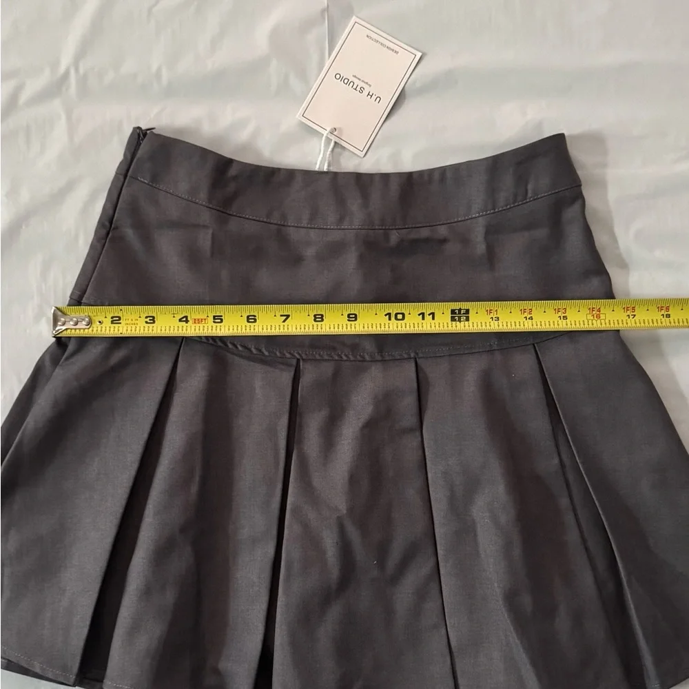 Classic Gray Pleated Skirt - Picture 7 of 13